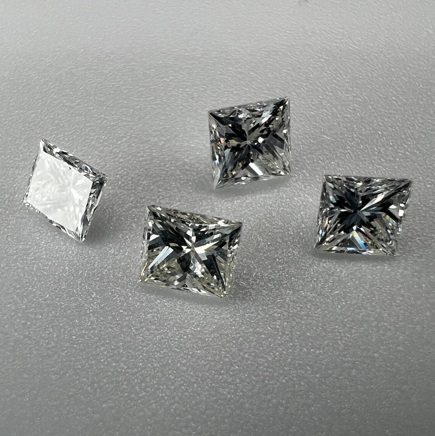 SET 4x Princess Diamant a 0.15 Karat I VVS