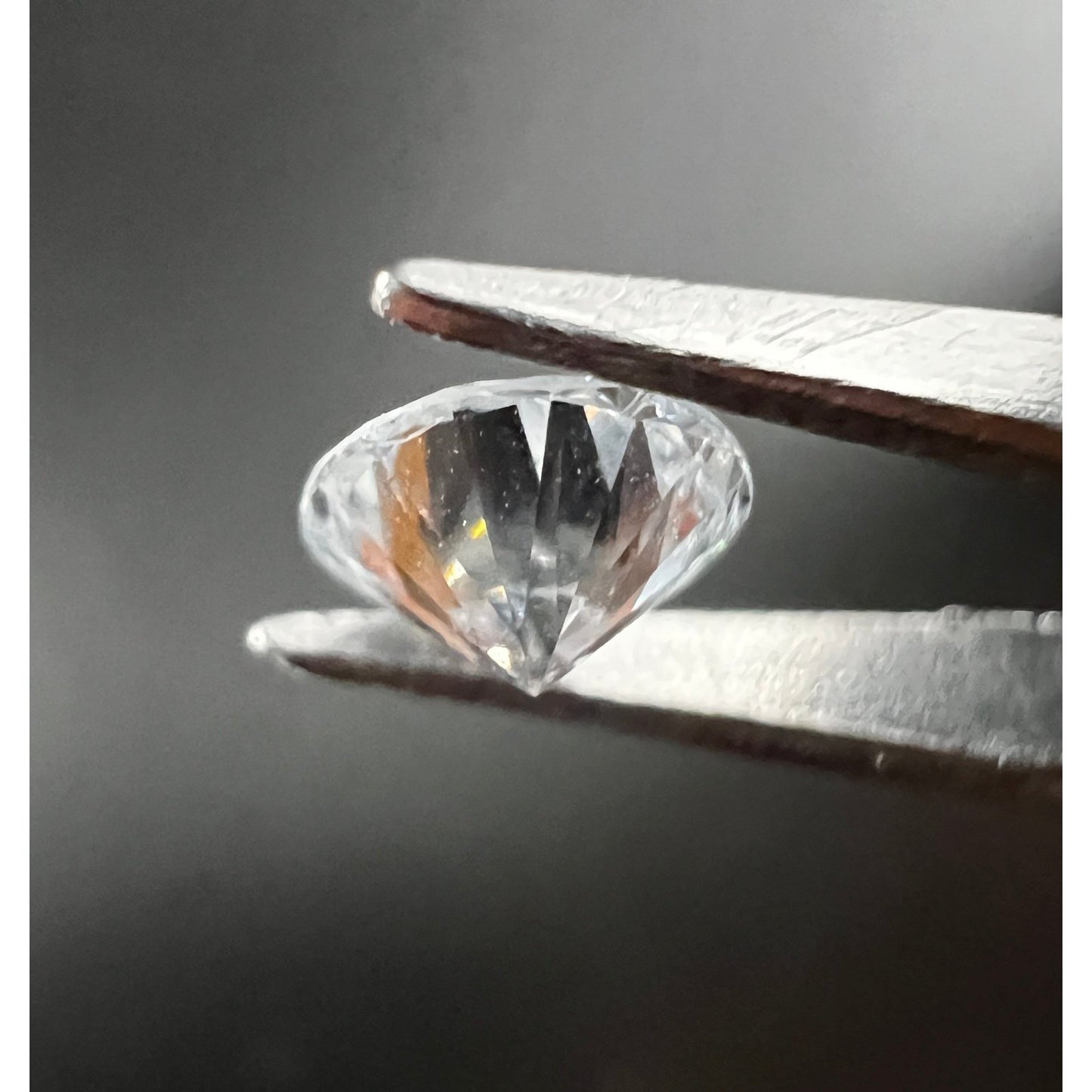0.485 Karat Diamant Farbe H