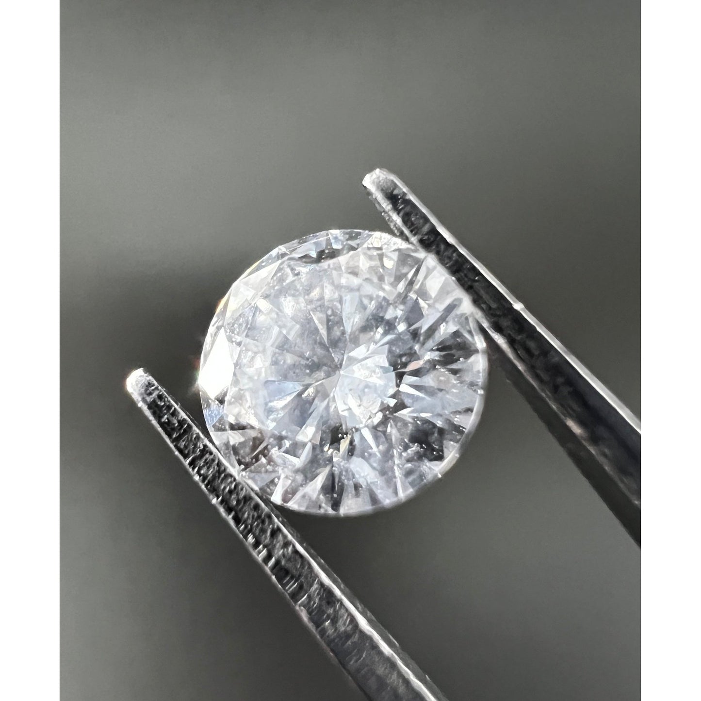 0.485 Karat Diamant Farbe H