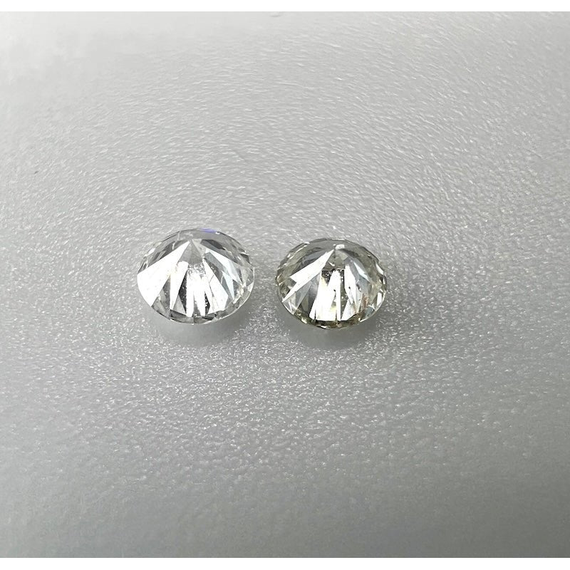 0.06 Carat Diamantenpaar