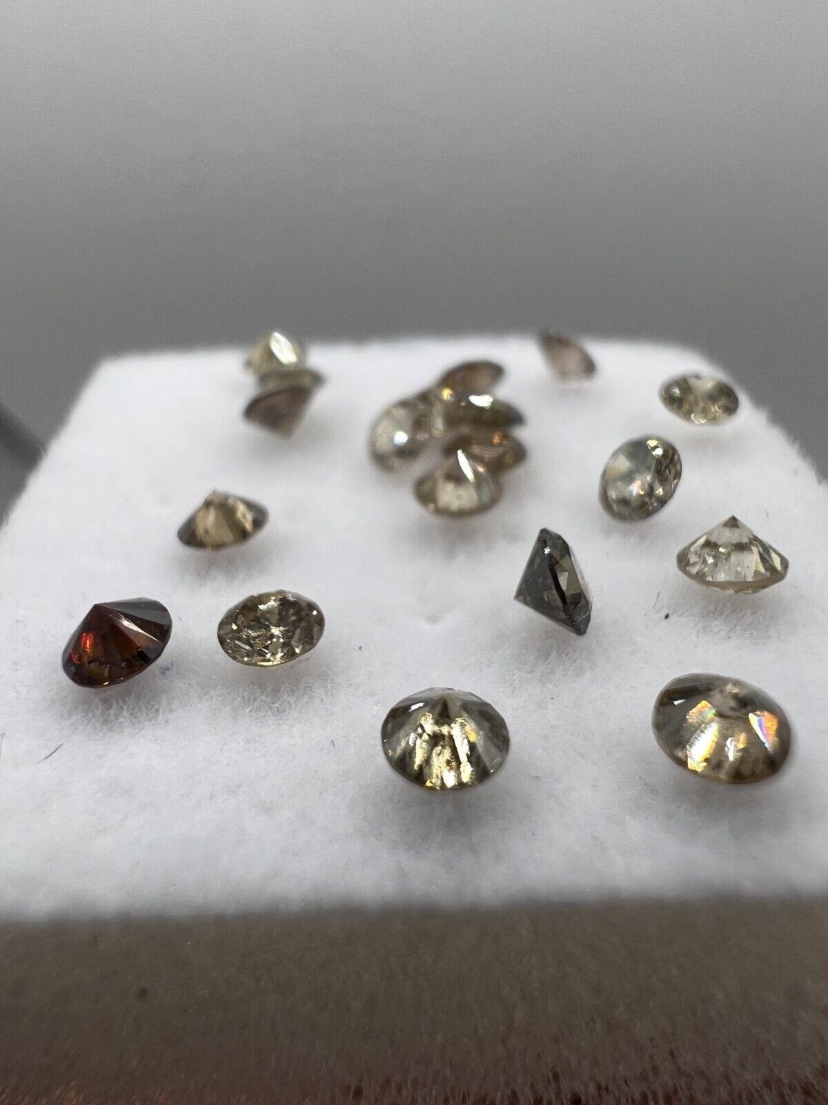 Loser Diamant Mit 0,07 Carat Schöner Fancy Champagne Farbener Diamant