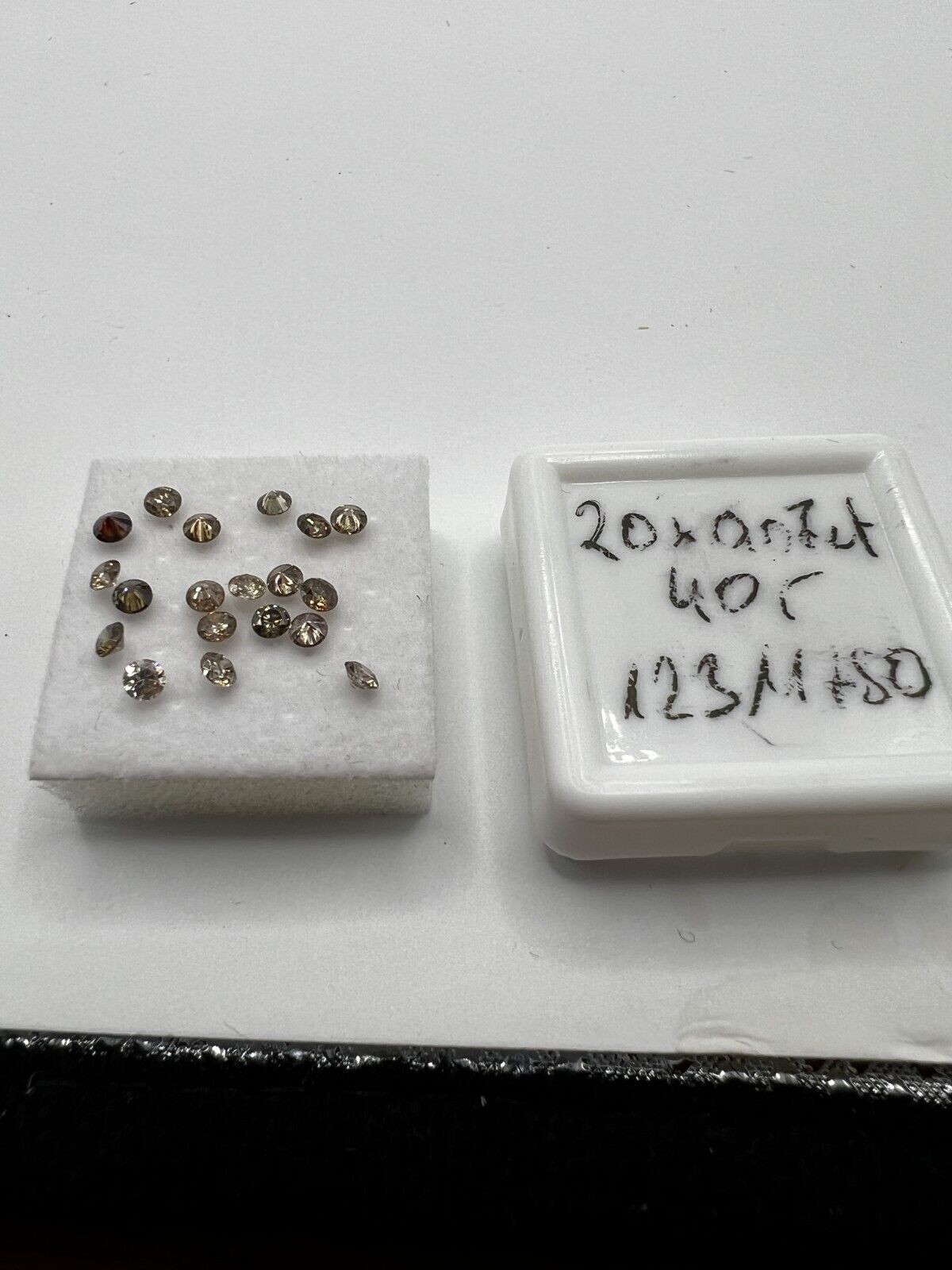 Loser Diamant Mit 0,07 Carat Schöner Fancy Champagne Farbener Diamant