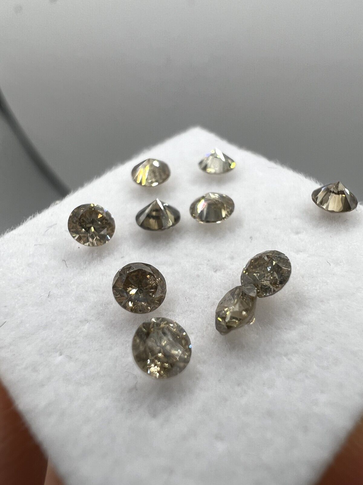 Lose Diamanten Mit 0,12 Carat Schöner Fancy Champagne Farbener Diamant
