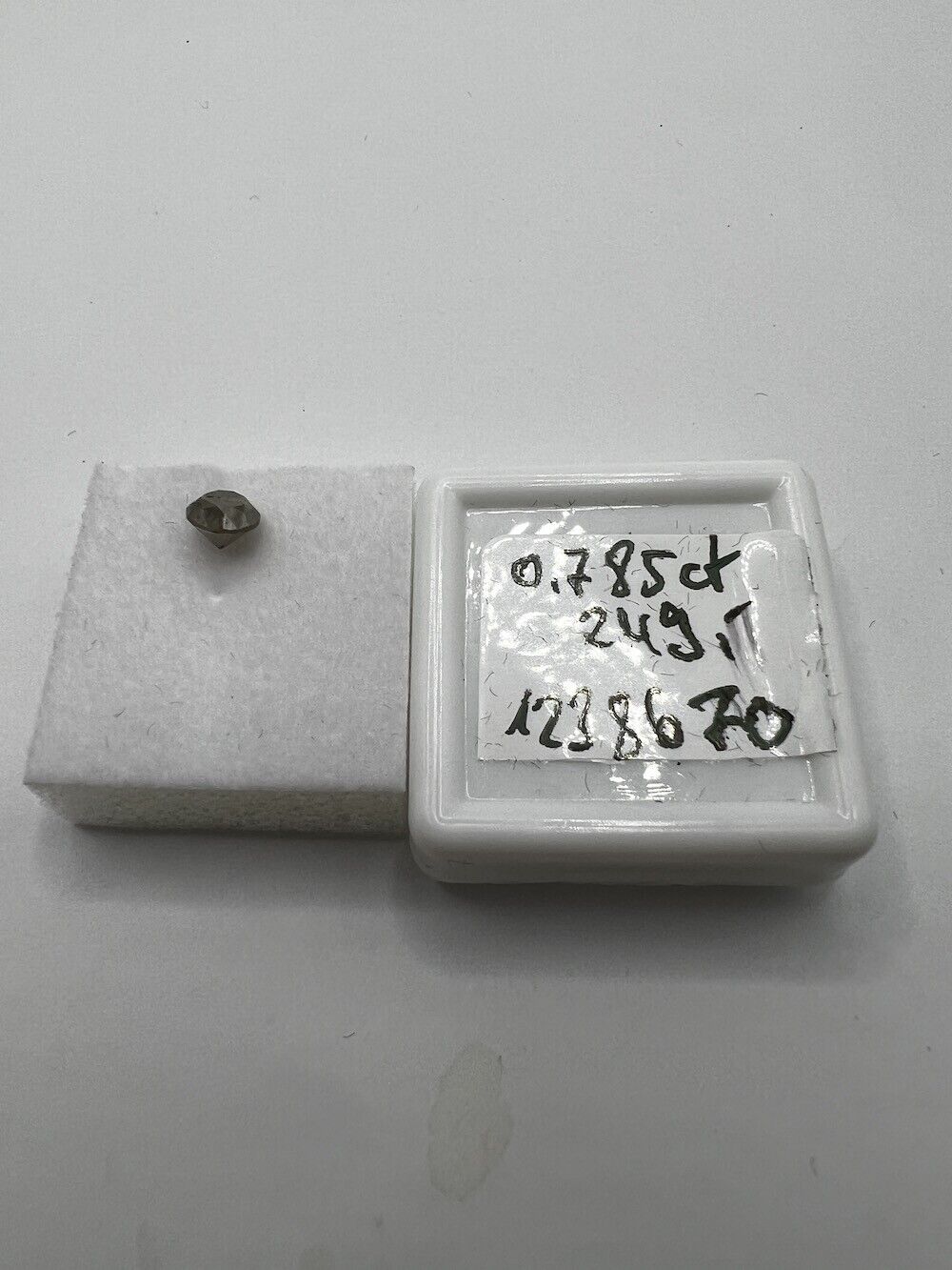Loser Diamant Mit 0,785 Carat Schöner Fancy Schwarz -Brauner Diamant