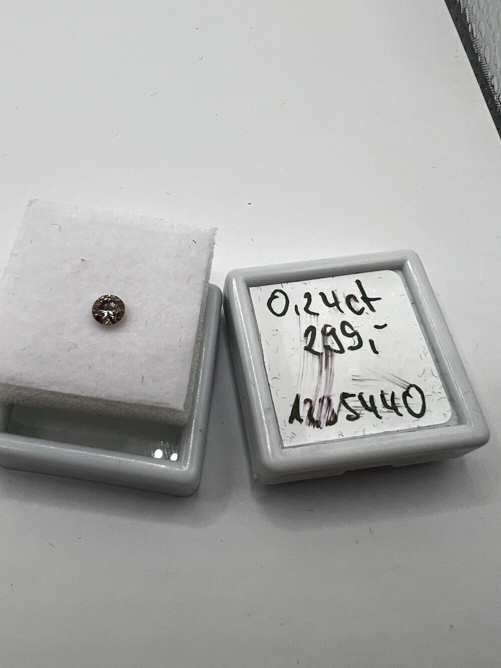 Loser Diamant Mit 0,24 Carat Schöner Fancy Champagne Farbener Diamant