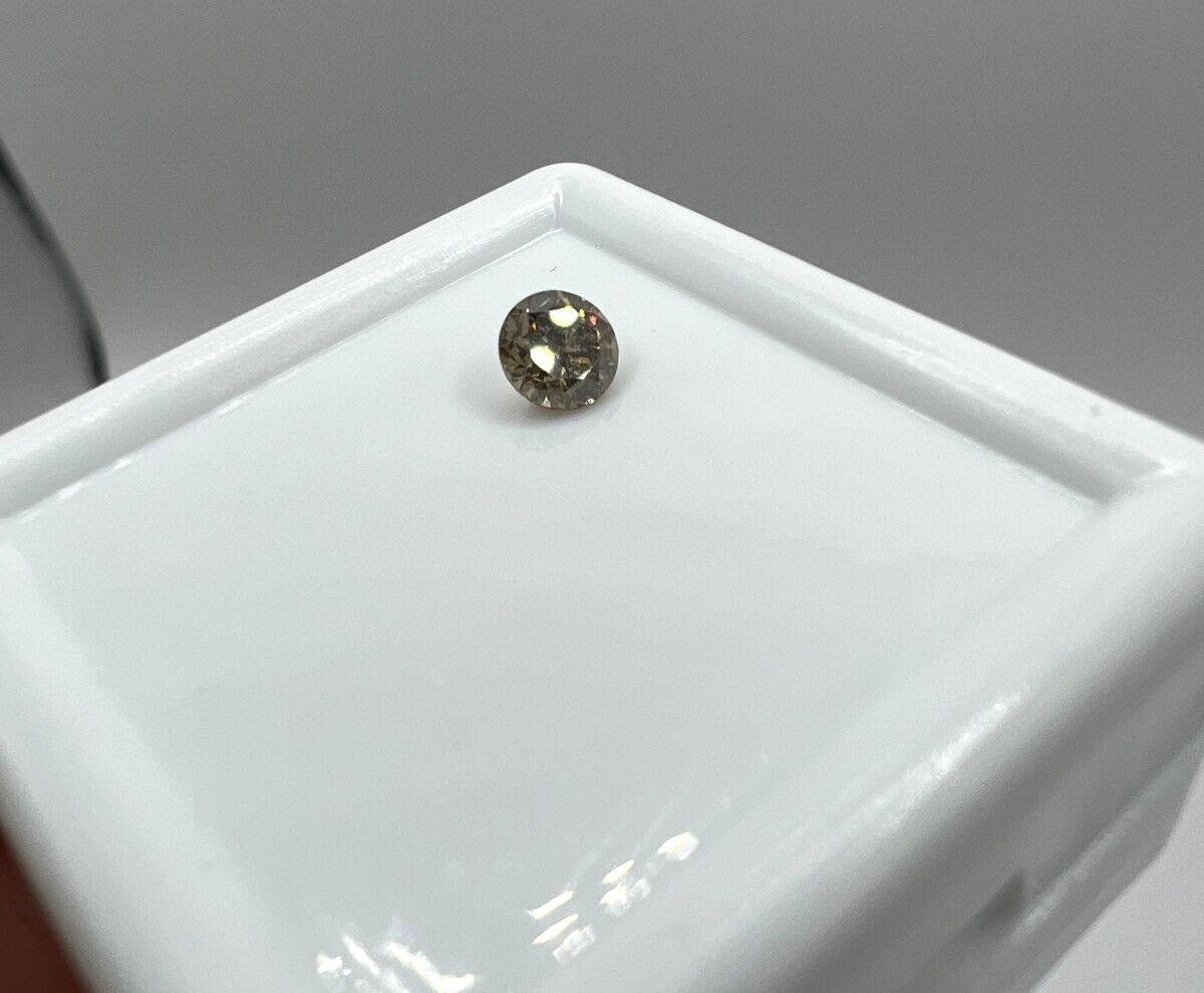 Loser Diamant Mit 0,225 Carat Schöner Champagne Farbener Diamant