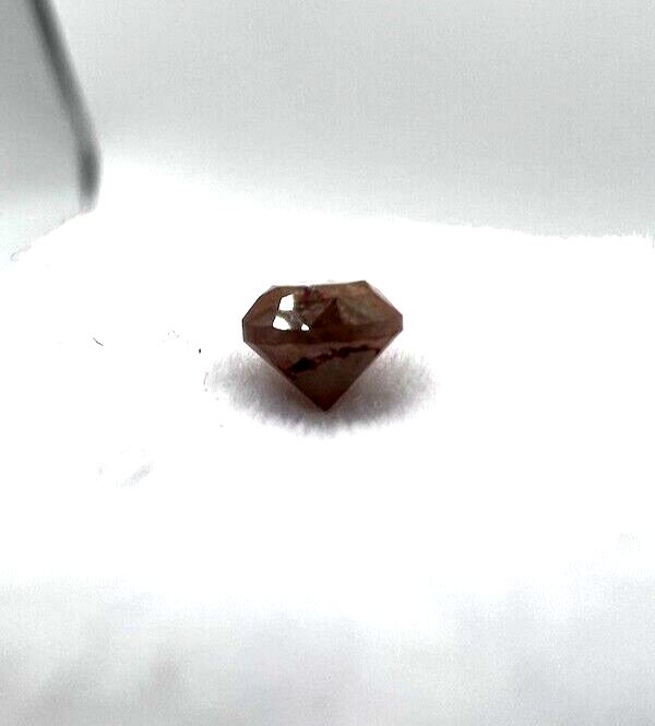 Loser Diamant Schöner Farbintensiver Rötlicher Diamant mit 0,555 Karat