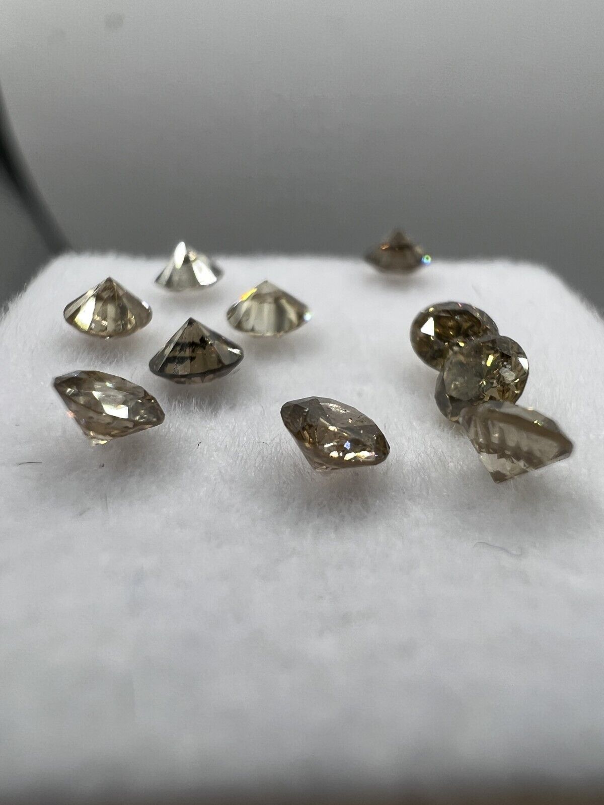 Lose Diamanten Mit 0,12 Carat Schöner Fancy Champagne Farbener Diamant