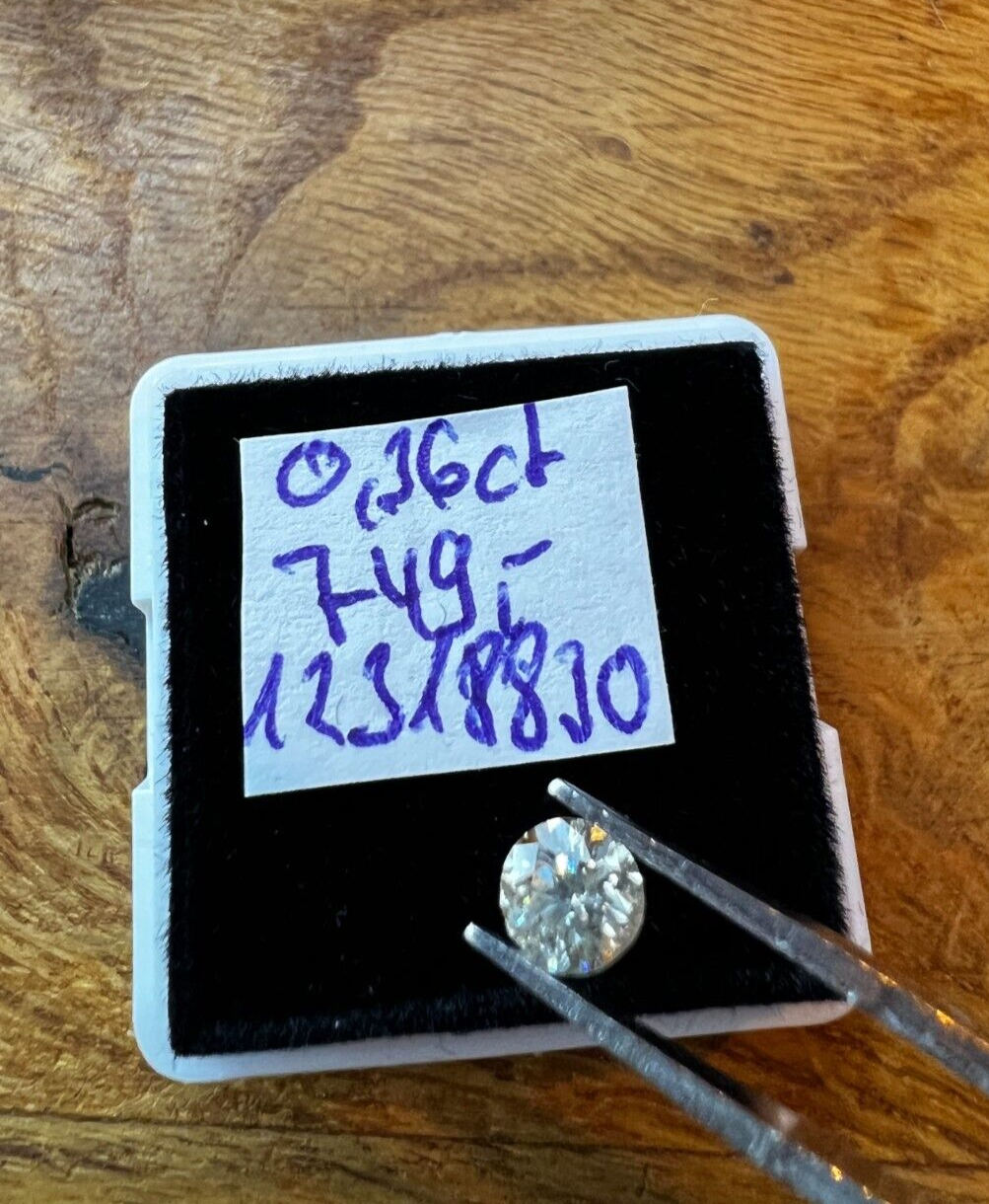 Loser Diamant Mit 0,36 Carat Schöner Weißer Champagne Farbener Diamant