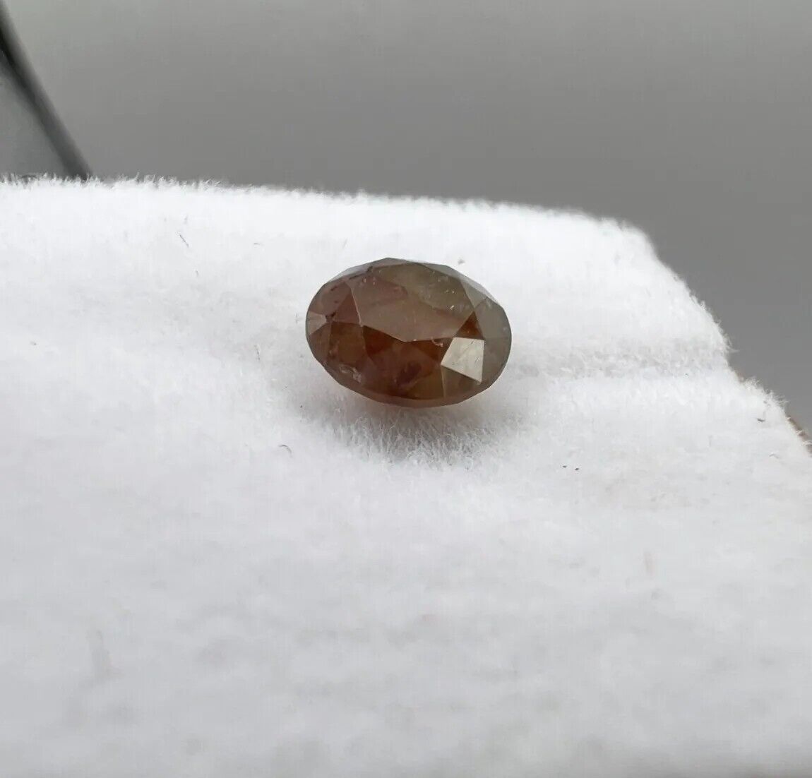 Loser Diamant Mit 0,85 Carat Schöner Fancy Braun-Roter Farbener Diamant