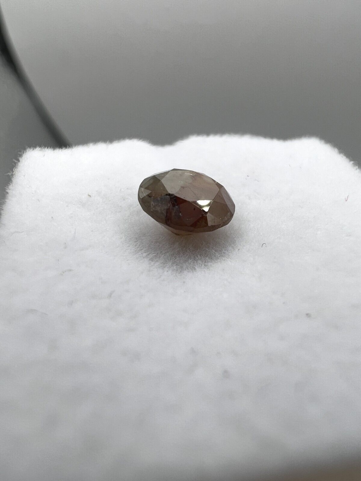 Loser Diamant Mit 0,85 Carat Schöner Fancy Braun-Roter Farbener Diamant