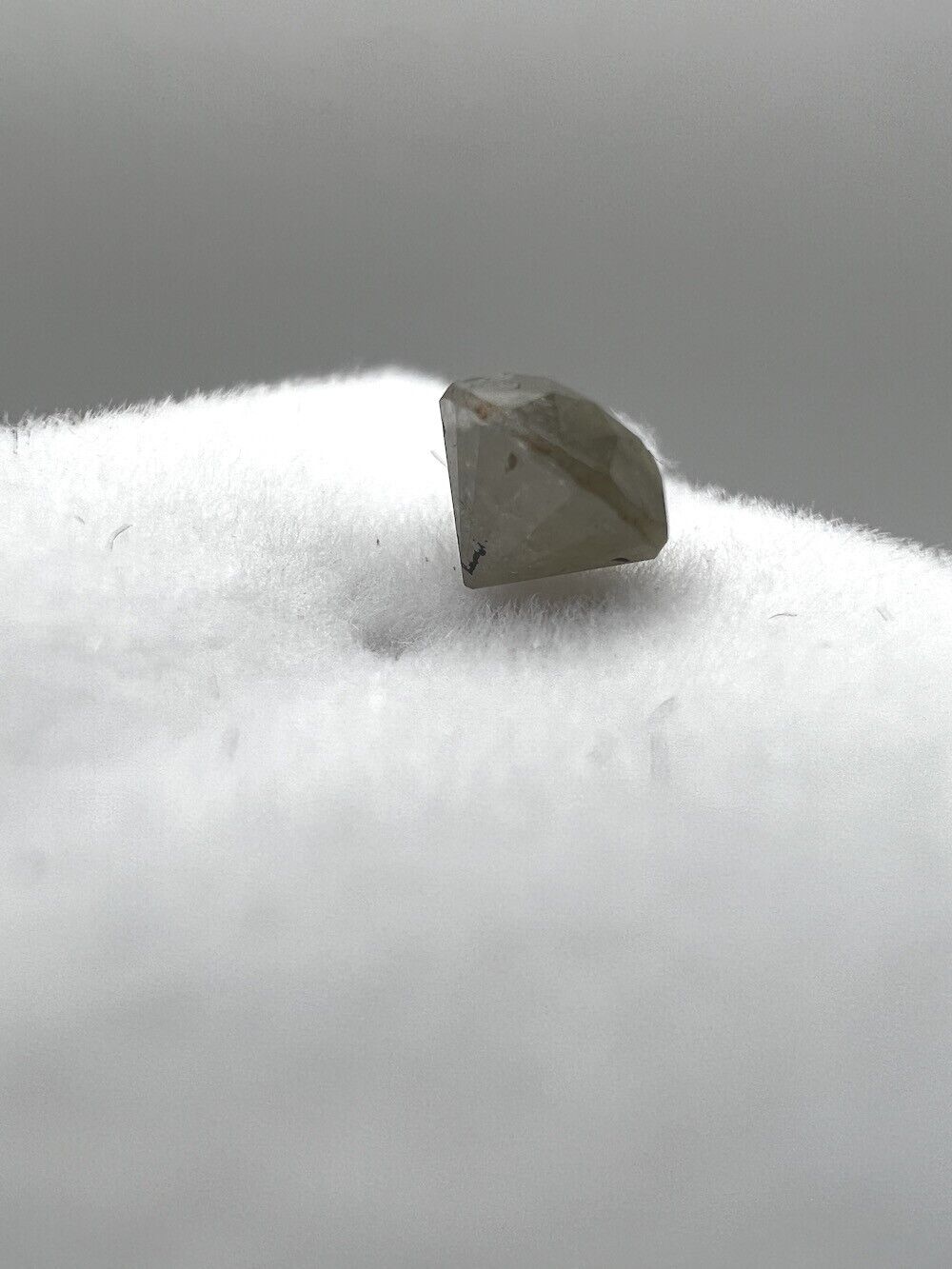 Loser Diamant Mit 0,785 Carat Schöner Fancy Schwarz -Brauner Diamant