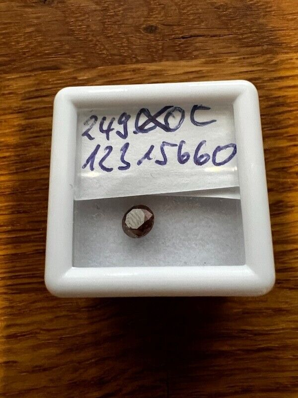Loser Diamant mit 0,585 Carat Schöner Champagne Farbener Diamant