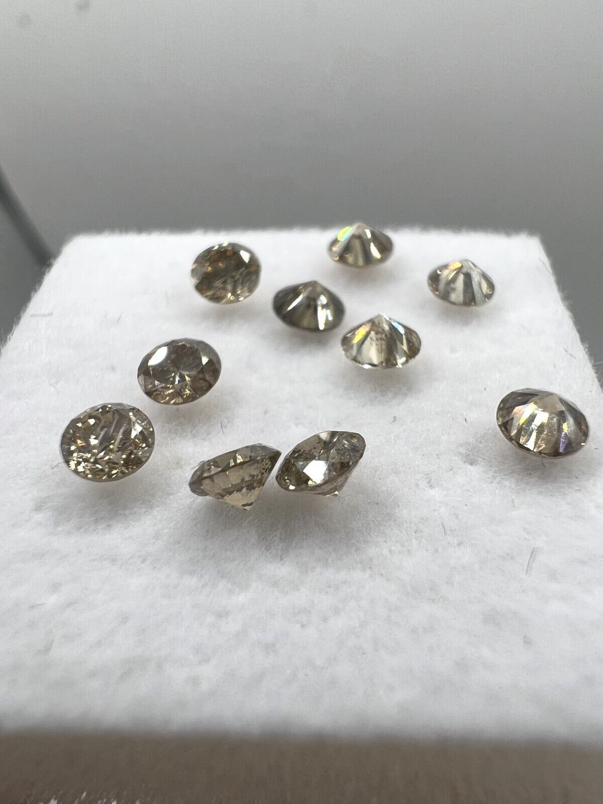 Lose Diamanten Mit 0,12 Carat Schöner Fancy Champagne Farbener Diamant