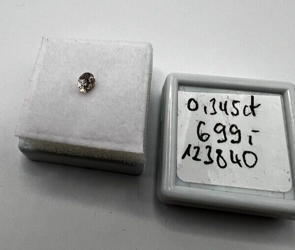 Loser Diamant Mit 0,34 Karat Schöner Fancy-Champagne Farbener Diamant