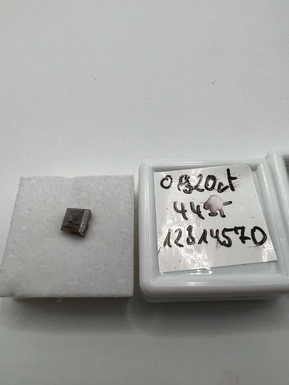 Loser Diamant Mit 0,92 Carat Schöner Fancy Dunkel Grau Farbener Diamant
