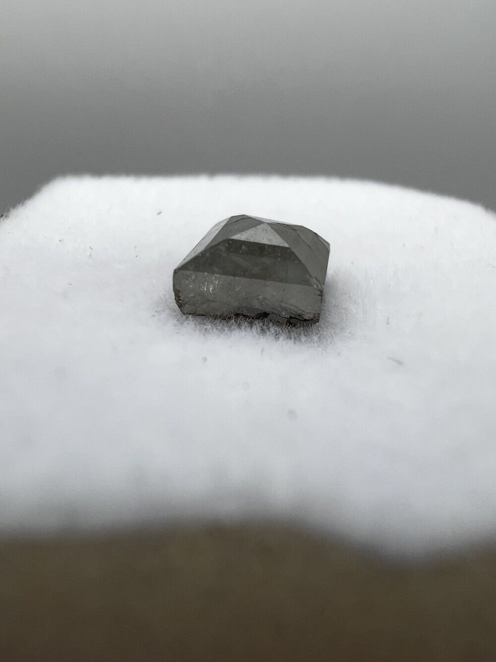 Loser Diamant Mit 0,92 Carat Schöner Fancy Dunkel Grau Farbener Diamant