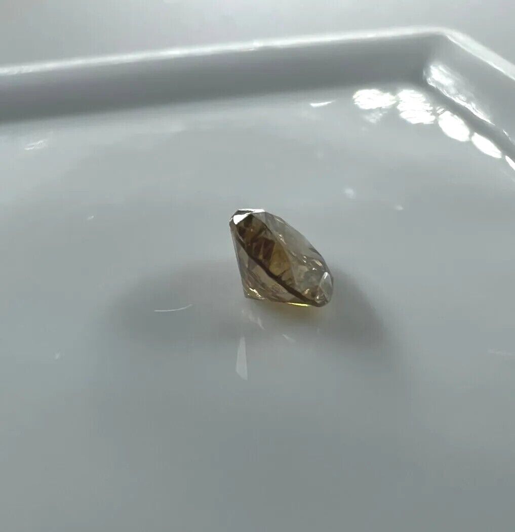 Loser Diamant Mit 0,555 Carat Schöner Fancy Champagne Farbener Diamant