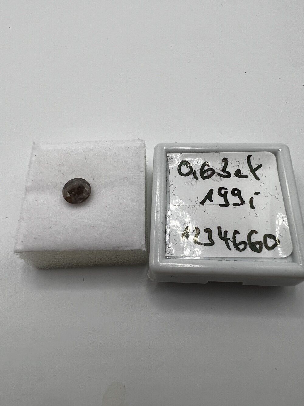 Loser Diamant Mit 0,63 Carat Schöner Fancy-Brauner Diamant