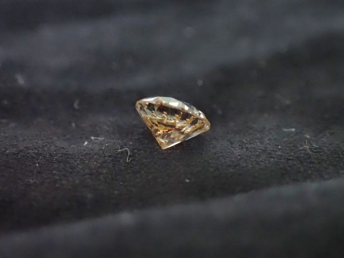 Loser Natürlicher Fancy Champagne Diamant Mit 0,55 Carat