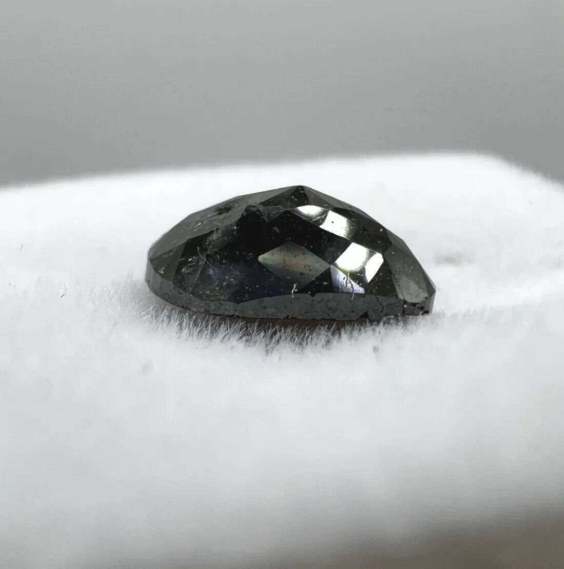 Loser Diamant Mit 01,37 Carat Schöner Schwarzer Diamant