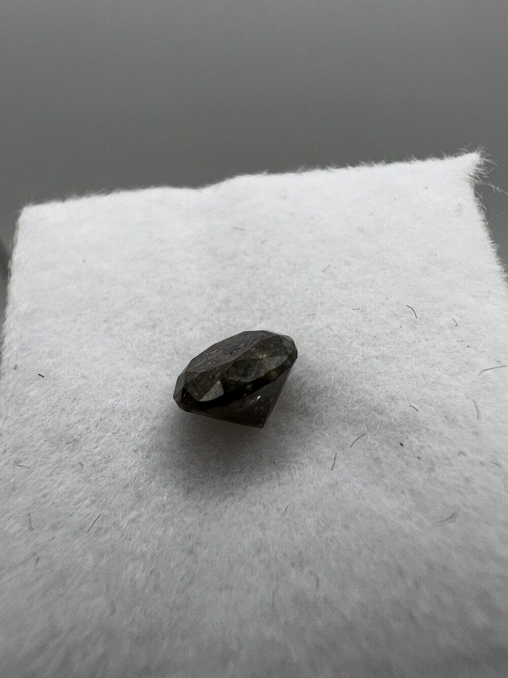 Loser Diamant Mit 0,86Carat Schöner Fancy Dunkel Rötlich Farbener Diamant
