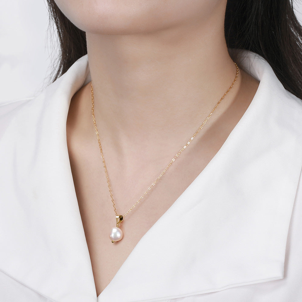 Kette mit Anhänger aus Süßwasser Perle