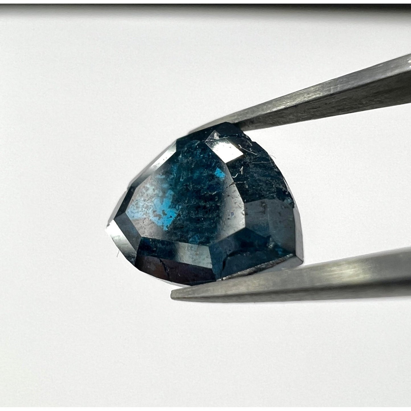 1.775 Karat Diamant Blau