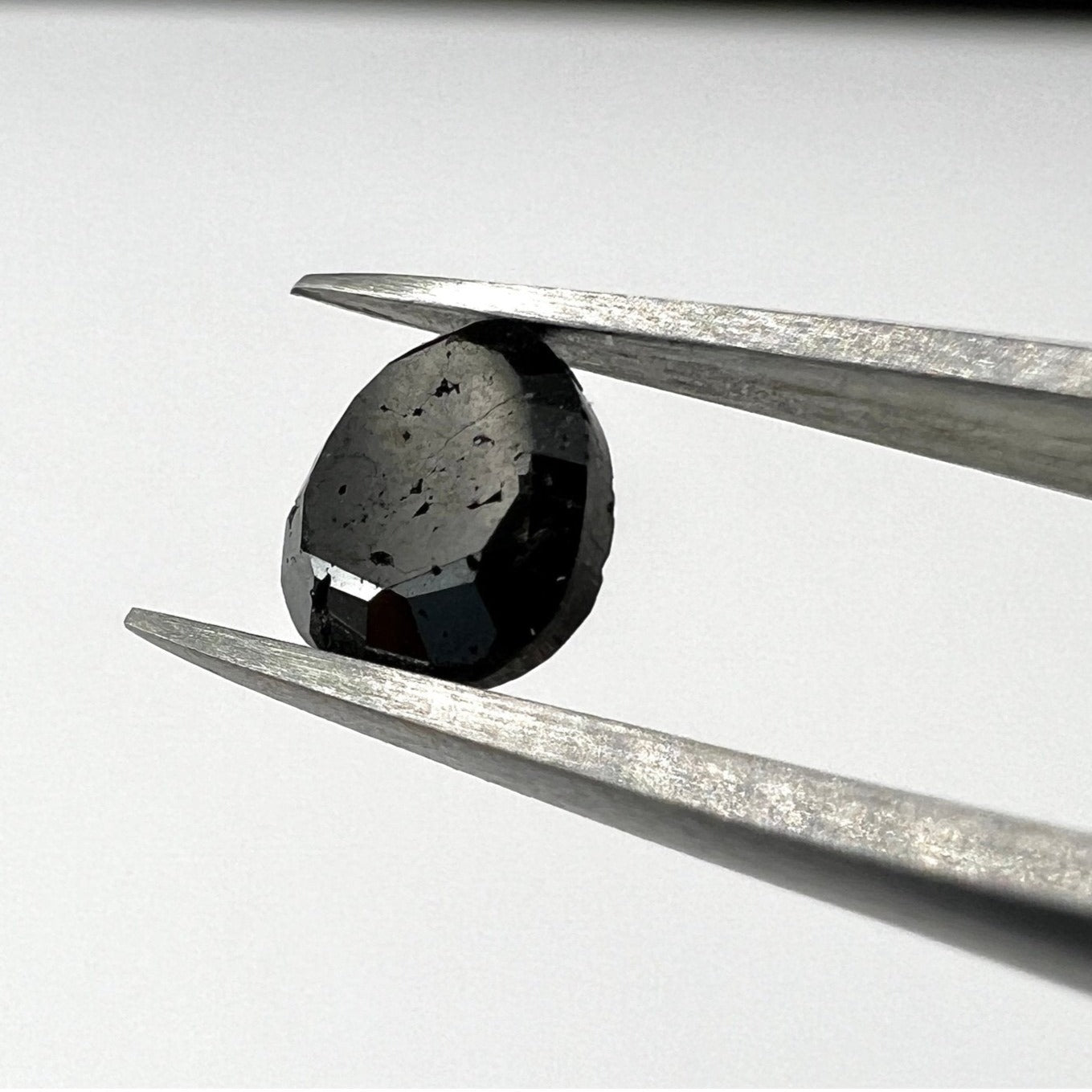 Schwarzer Diamant 0.86 Karat