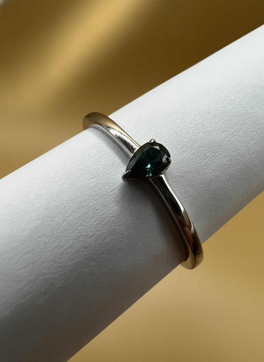 Diamantring Solitär grünlich schimmernd mit 0.25 Carat Diamant