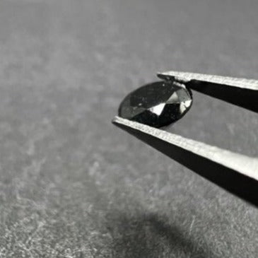 0.8 Karat Diamant schwarz