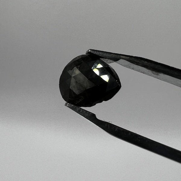 Schwarzer Diamant 1.96ct I Rose Cut Pear zertifiziert