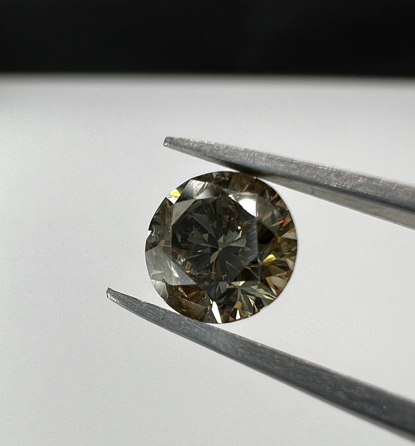 0.765 Carat Diamant braun schimmernd