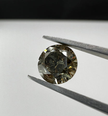 0.765 Carat Diamant braun schimmernd