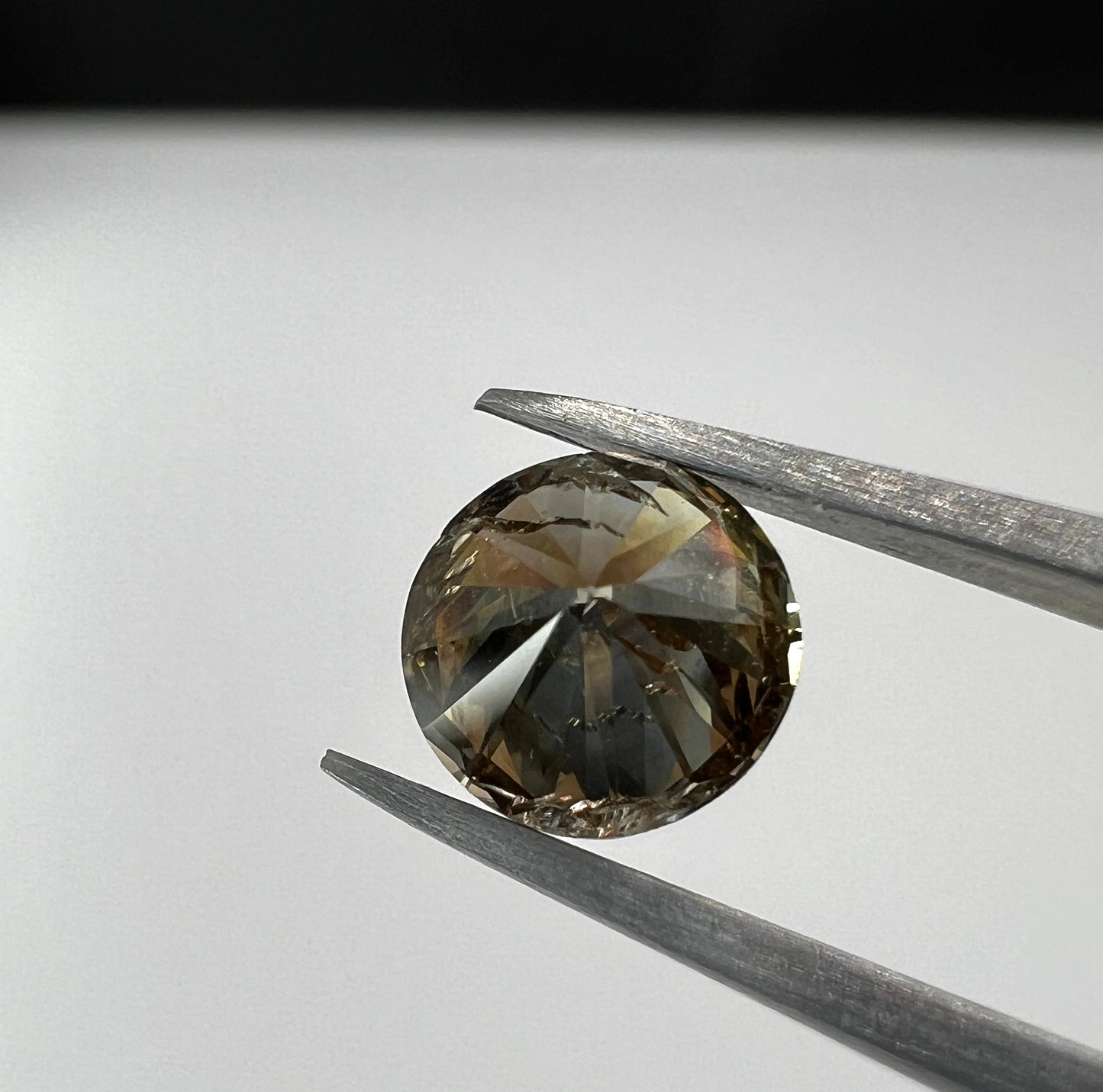 0.765 Carat Diamant braun schimmernd