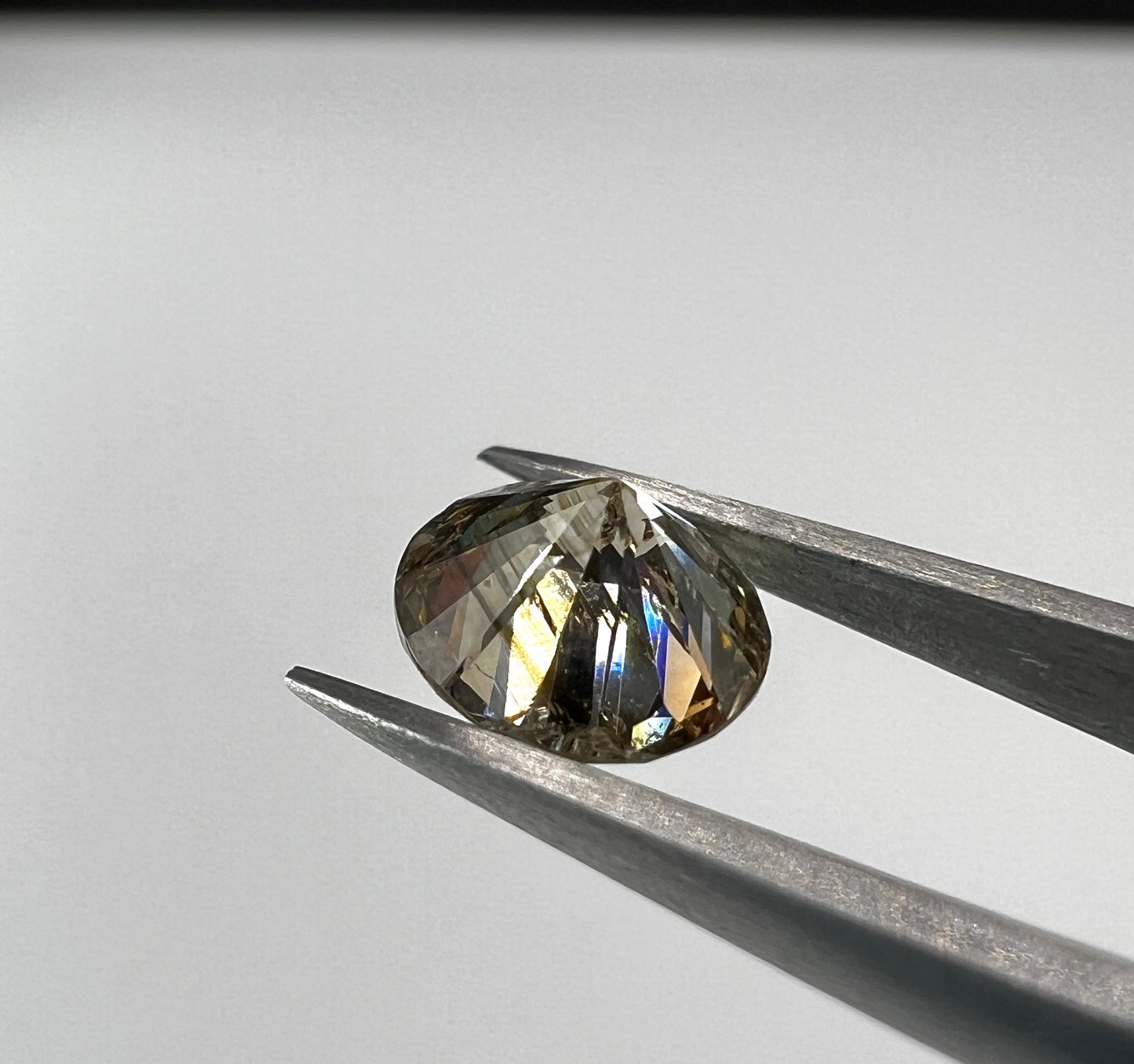 0.765 Carat Diamant braun schimmernd