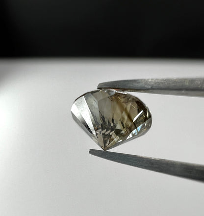 0.765 Carat Diamant braun schimmernd