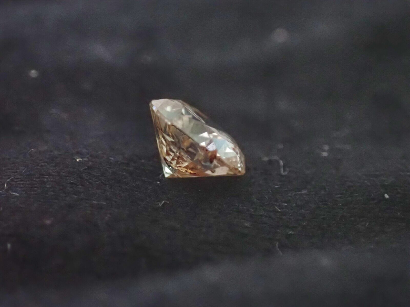 Loser Natürlicher Fancy Champagne Diamant Mit 0,55 Carat
