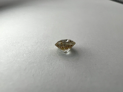 Loser Diamant Mit 0,5 Carat Schöner Weißer Champagne Farbener  Diamant