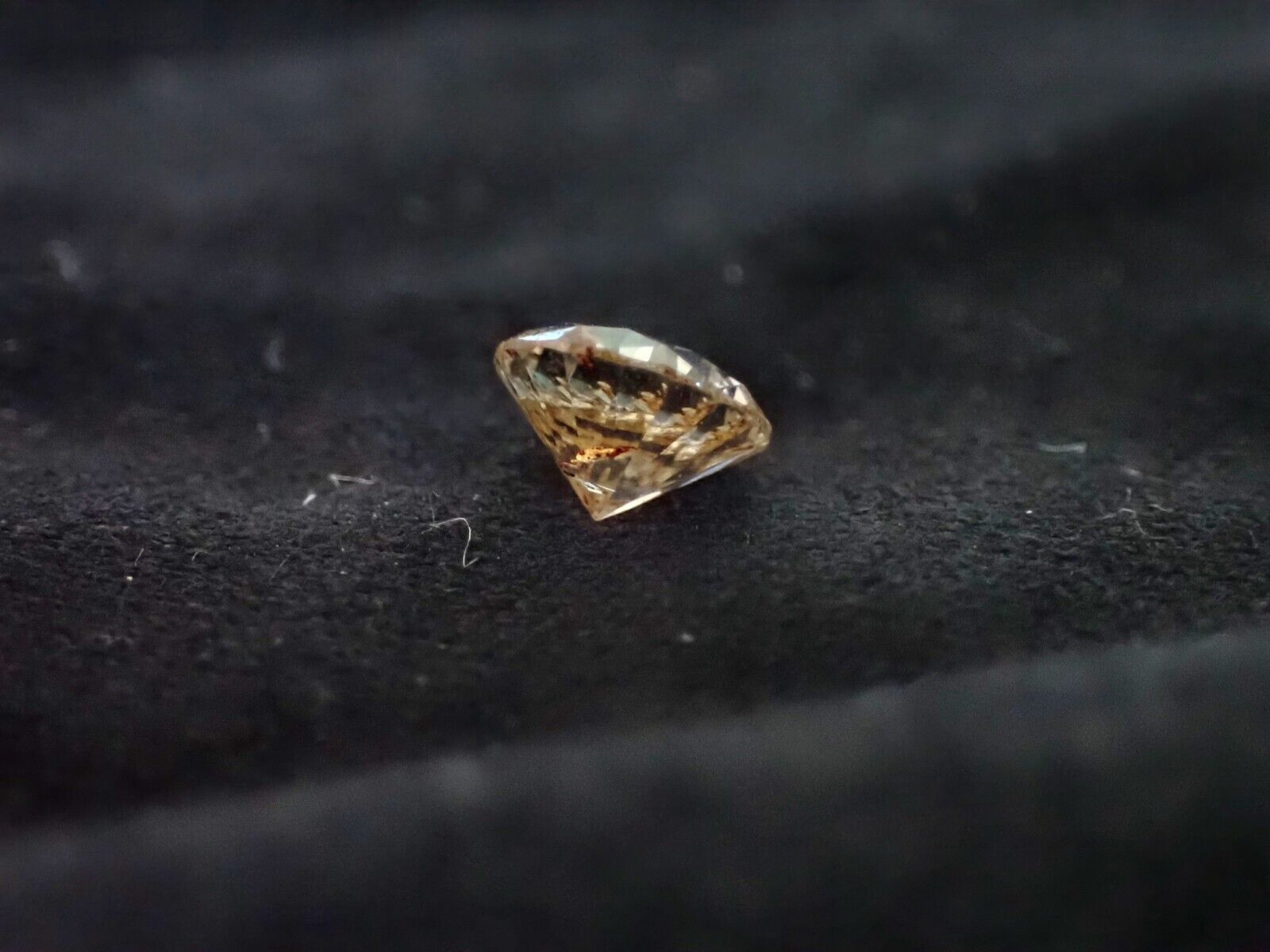 Loser Natürlicher Fancy Champagne Diamant Mit 0,55 Carat