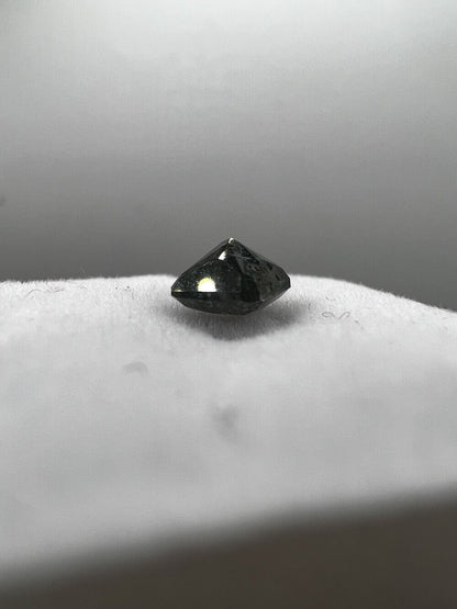 Loser Diamant Mit 0,88Carat Schöner Dunkel Fancy  Farbener  Diamant