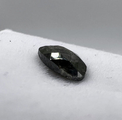 Loser Natürlicher Fancy Dunkelgrüner Diamant Mit 0,645 Carat