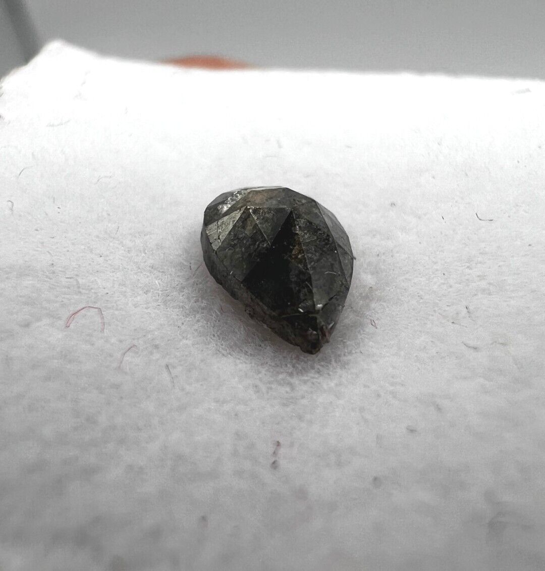 Loser Diamant Mit 0,615 Carat Schöner Schwarzer Diamant 