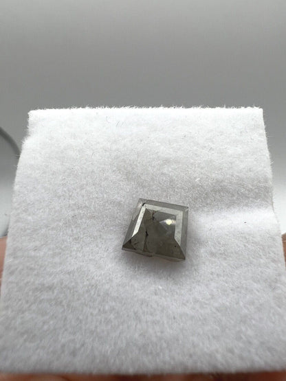 Loser Diamant Mit 0,92 Carat Schöner Fancy Dunkel Grau Farbener  Diamant