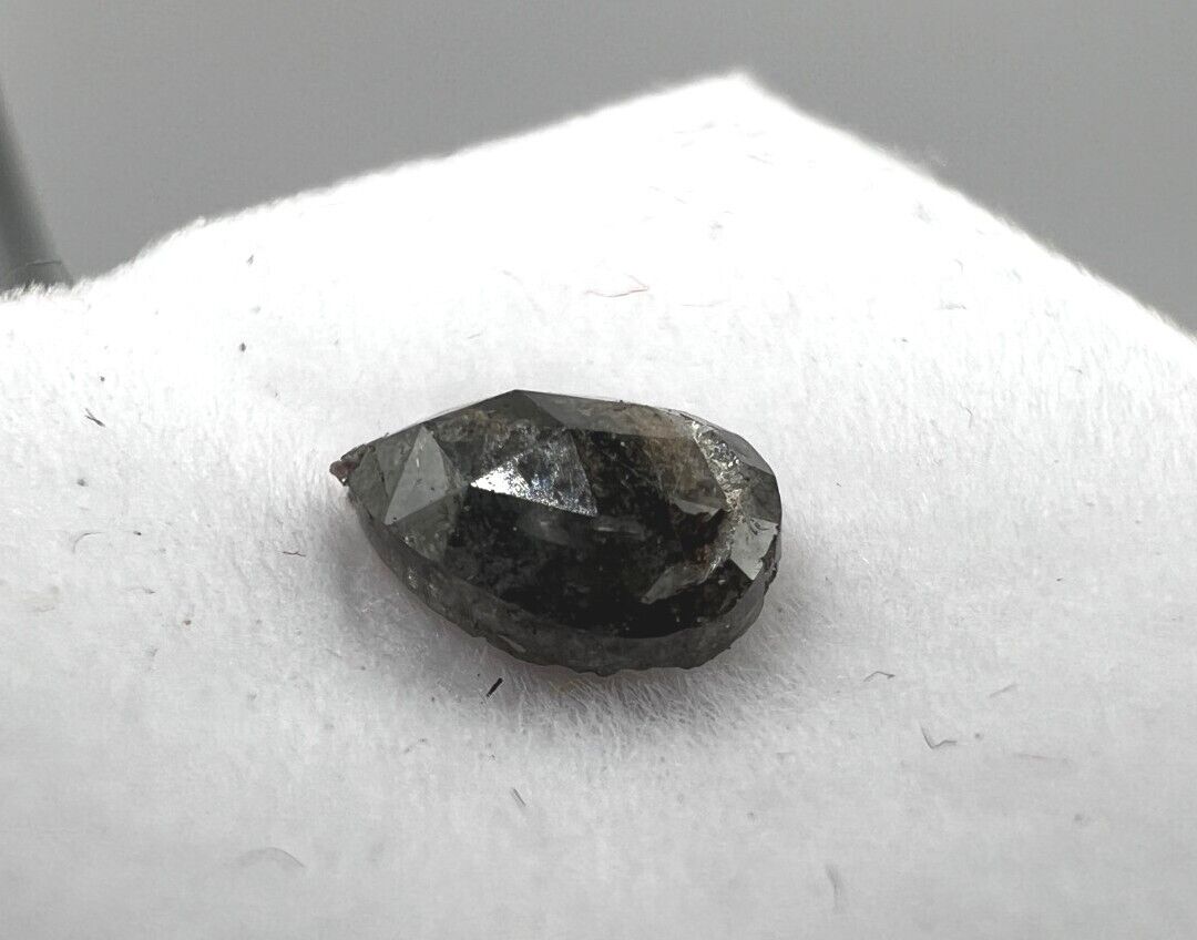 Loser Diamant Mit 0,615 Carat Schöner Schwarzer Diamant 