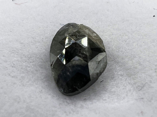 Loser Natürlicher Fancy Dunkelgrüner Diamant Mit 0,645 Carat