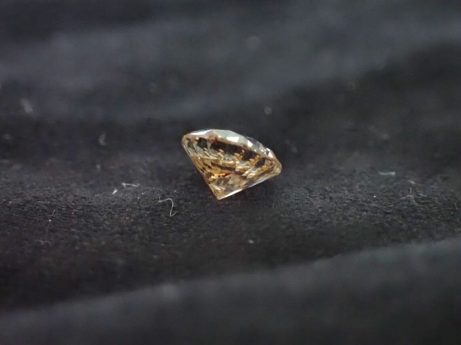 Loser Natürlicher Fancy Champagne Diamant Mit 0,55 Carat