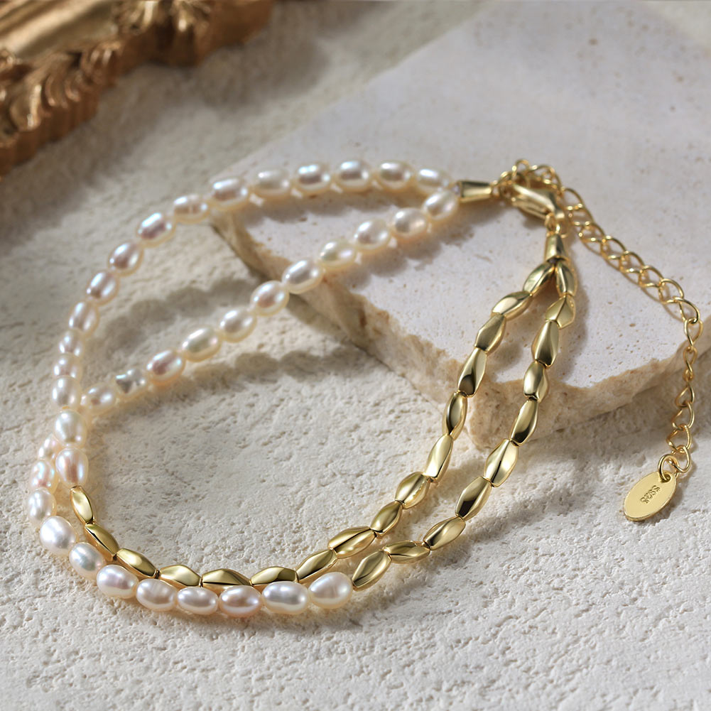 Zweilagiges Armband aus Sterlingsilber in Tropfenform mit Süßwasserperlen, Frontansicht