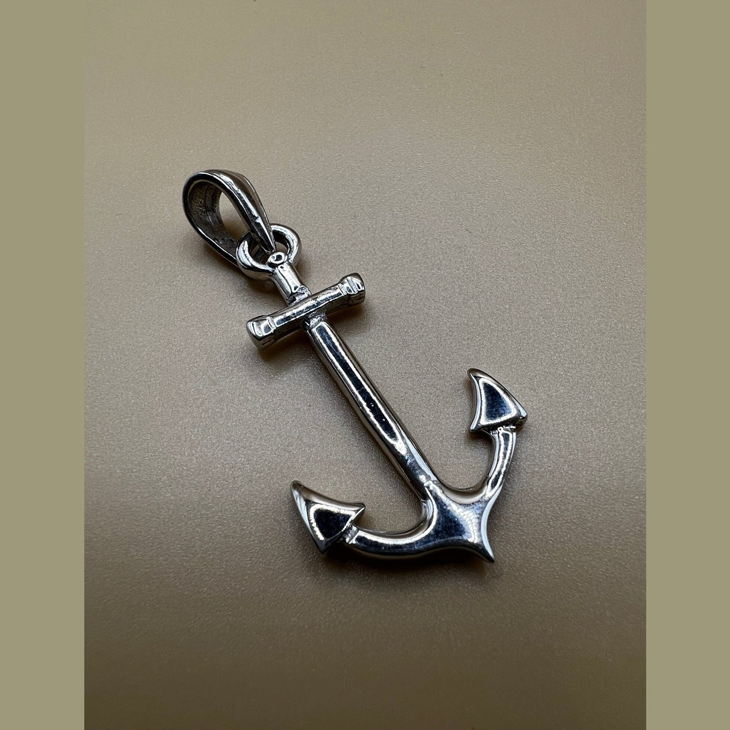 Anker- Anhänger mit Diamantbesatz