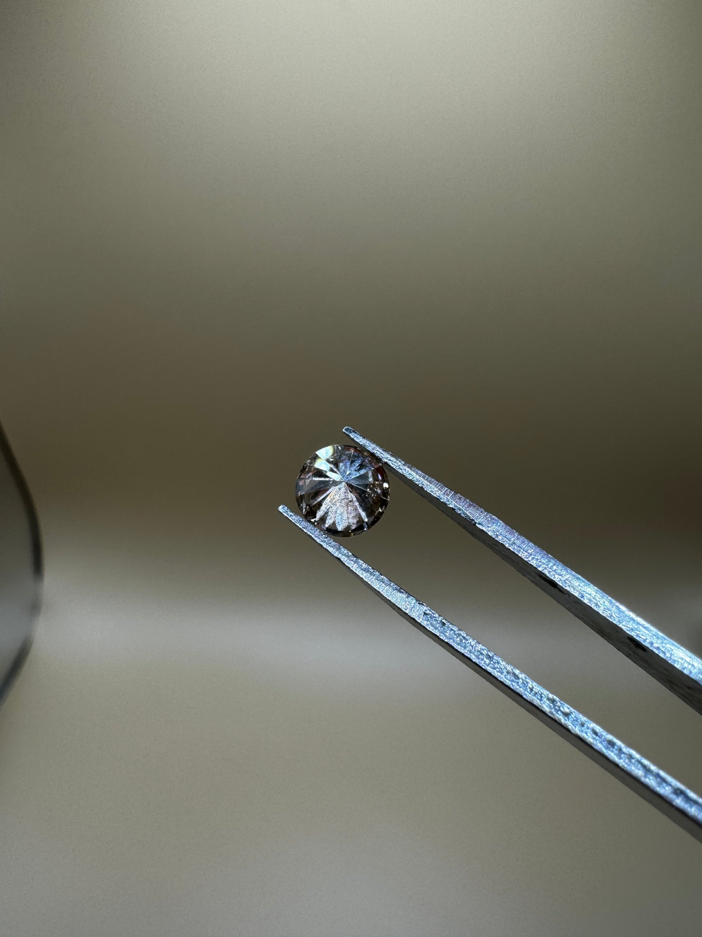0.715 Carat Diamant Champagne Fancy